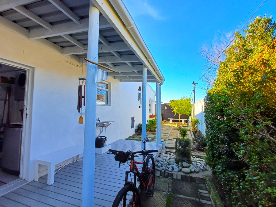 2 Bedroom Property for Sale in Palmiet Western Cape